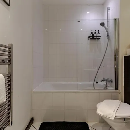 Centre Chic With 3 Bedrooms * Birmingham