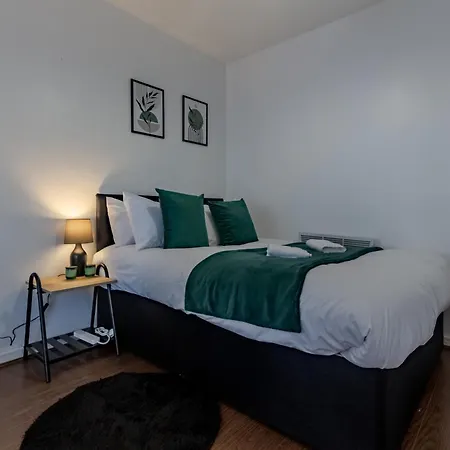 Centre Chic With 3 Bedrooms * Birmingham