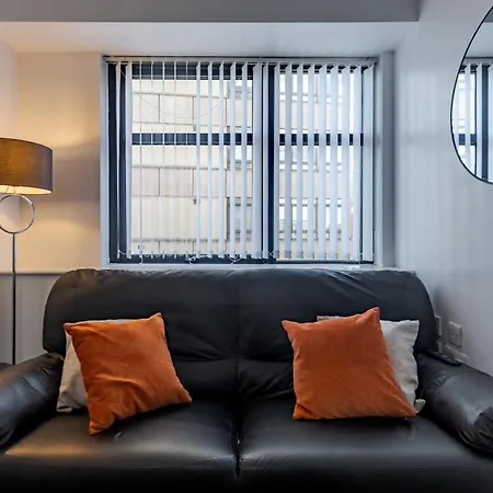 Apartment Centre Chic With 3 Bedrooms