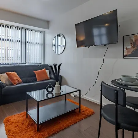 Centre Chic With 3 Bedrooms